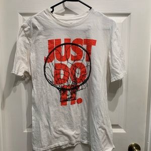 Men’s Nike shirt